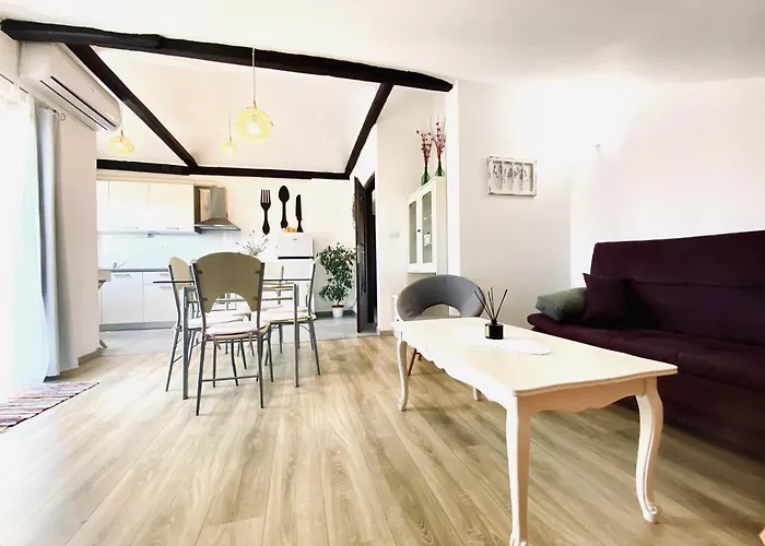 Luna Maris Apartments